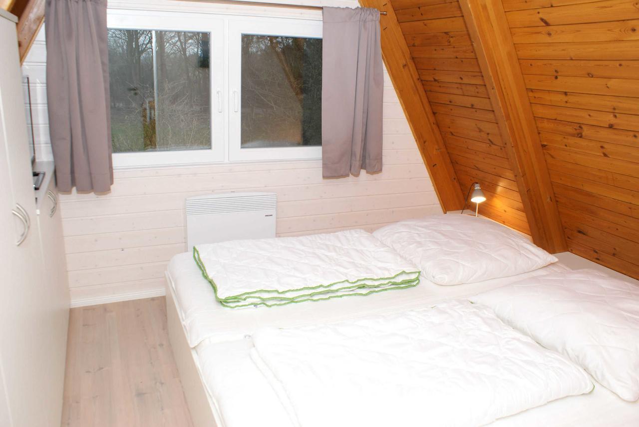 Zeltdachhaus Mit Moderner Ausstattung Villa Damp Exterior photo