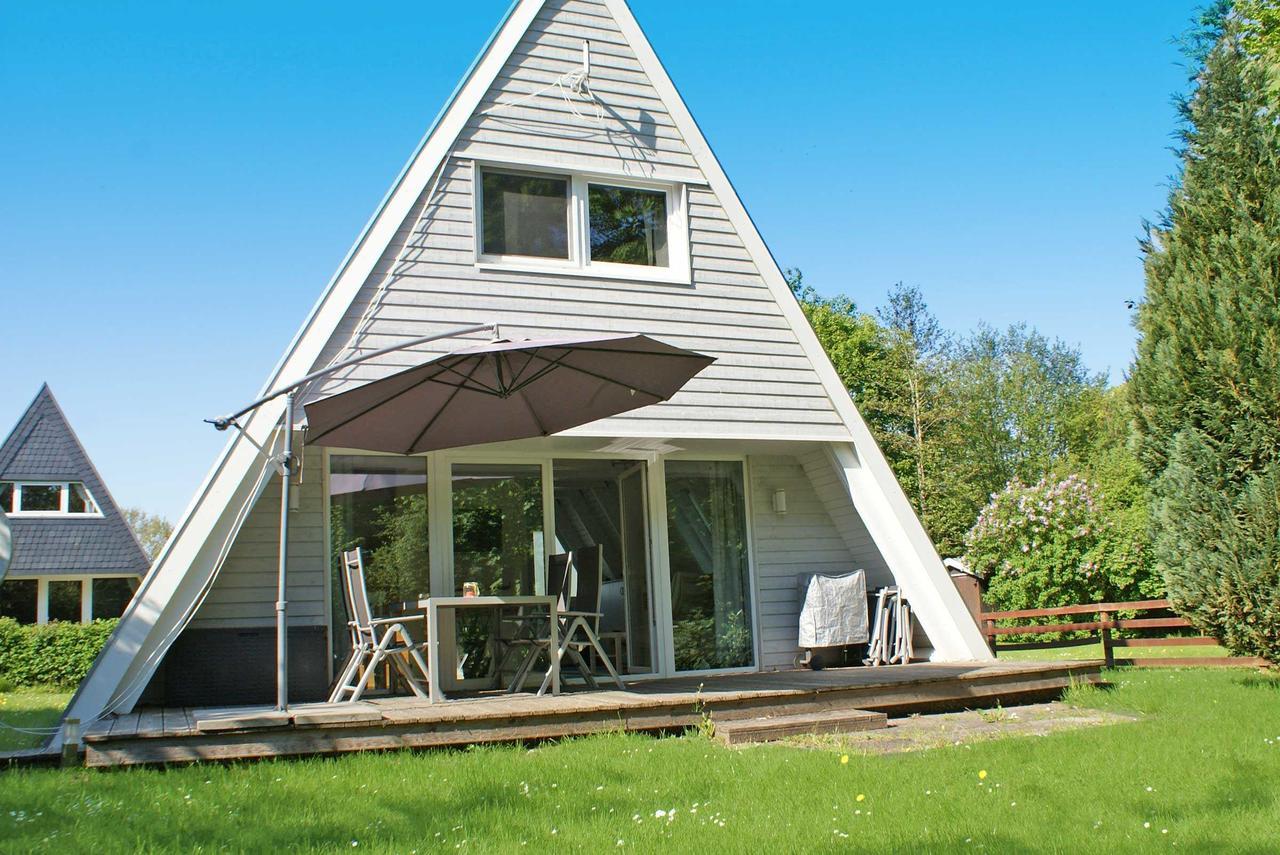 Zeltdachhaus Mit Moderner Ausstattung Villa Damp Exterior photo