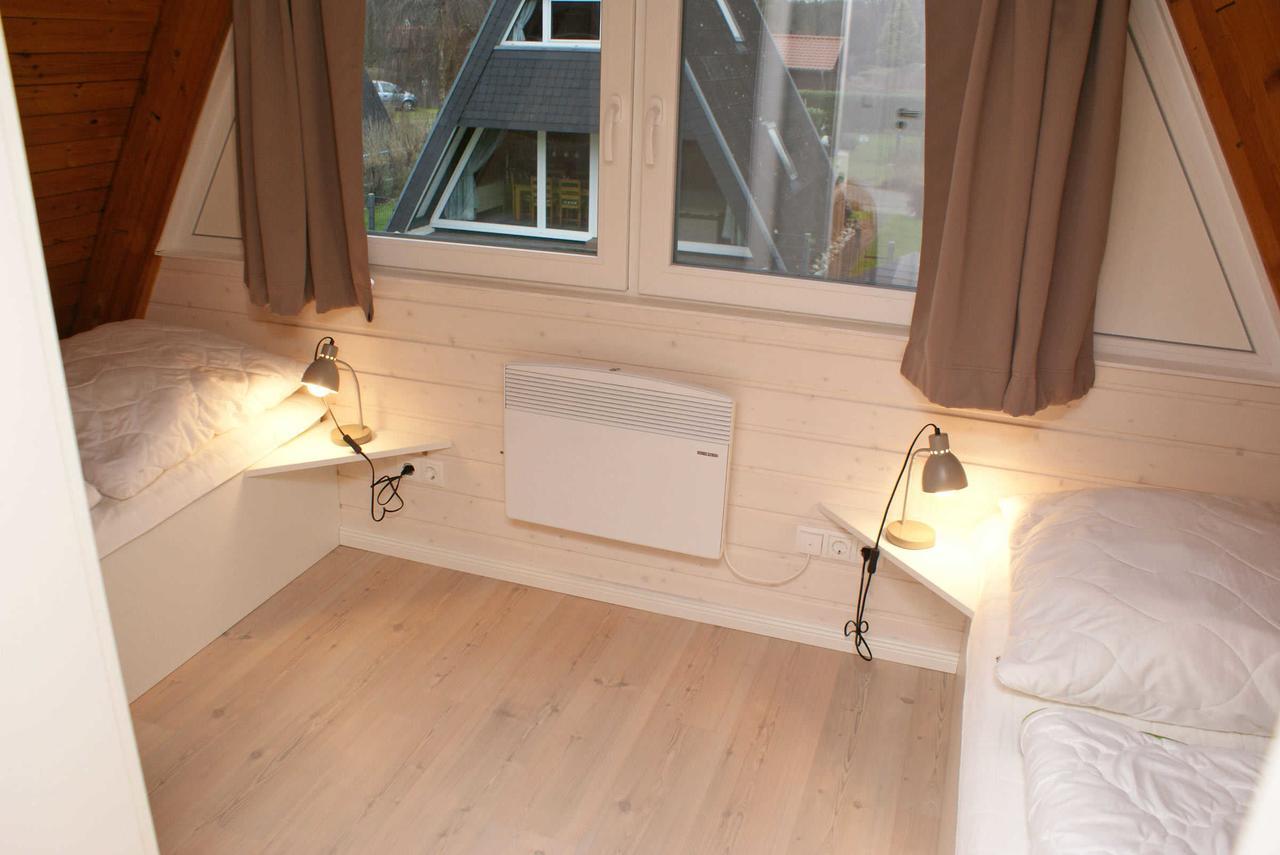 Zeltdachhaus Mit Moderner Ausstattung Villa Damp Exterior photo